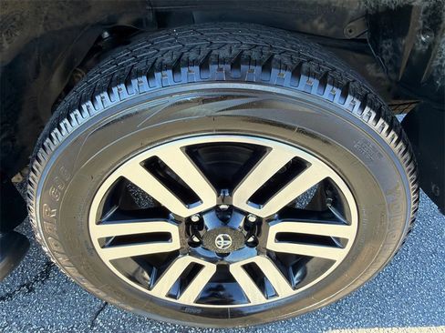 Used 2024 Toyota 4Runner Limited image 19