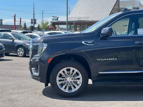 Used 2024 GMC Yukon XL SLT AWD/4WD image 4
