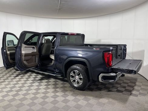 Used 2024 GMC Sierra 1500 SLT w/ SLT Convenience Package image 12