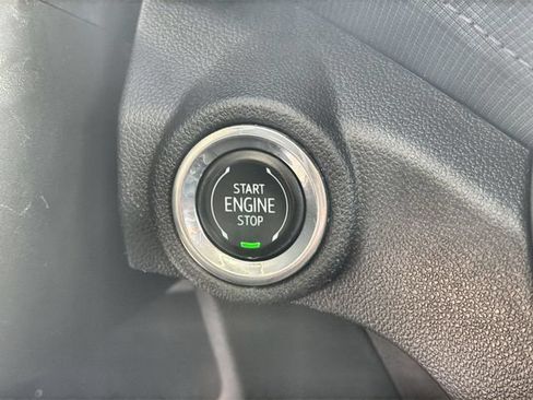 Used 2023 Chevrolet TrailBlazer LT FWD image 16