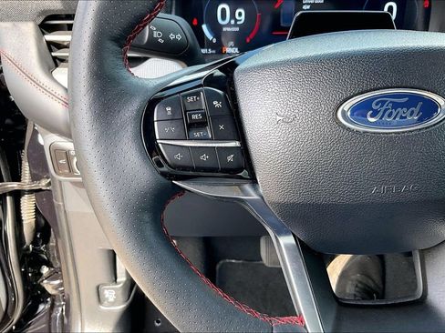 Used 2025 Ford Explorer ST-Line w/ ST-Line Street Pack image 17