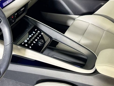 Certified 2024 Porsche Macan 4 Electric AWD/4WD image 21