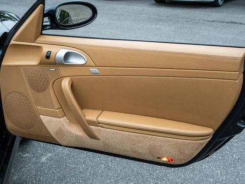 Used 2005 Porsche 911 Carrera RWD image 28
