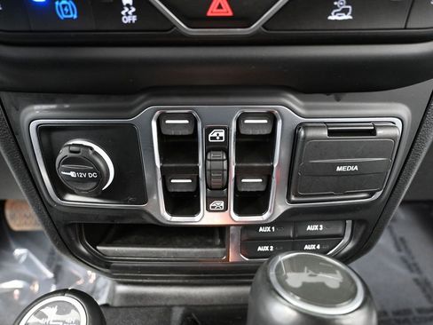 Used 2023 Jeep Wrangler Unlimited Sahara image 32