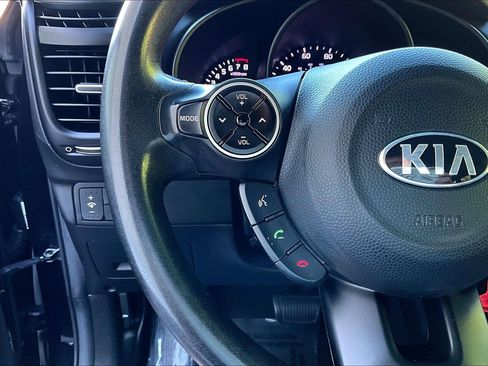 Used 2017 Kia Soul FWD image 13