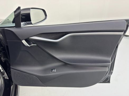 Used 2019 Tesla Model S 100D image 44
