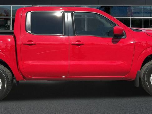 Used 2023 Nissan Frontier SV w/ Tow Package RWD image 9