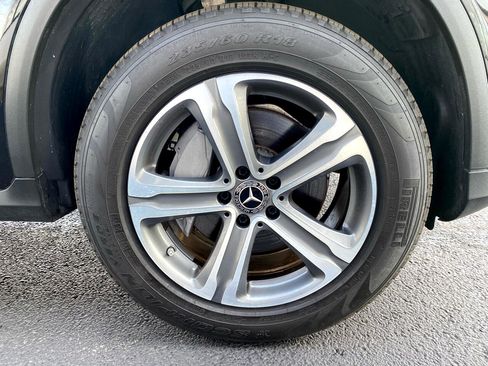 Used 2019 Mercedes-Benz GLC 300 4MATIC w/ Premium Package image 30