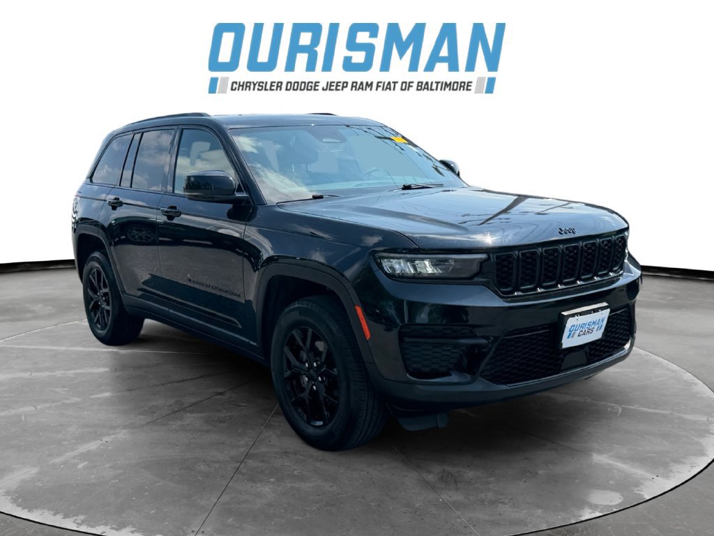 Used 2024 Jeep Grand Cherokee Altitude AWD/4WD image 1