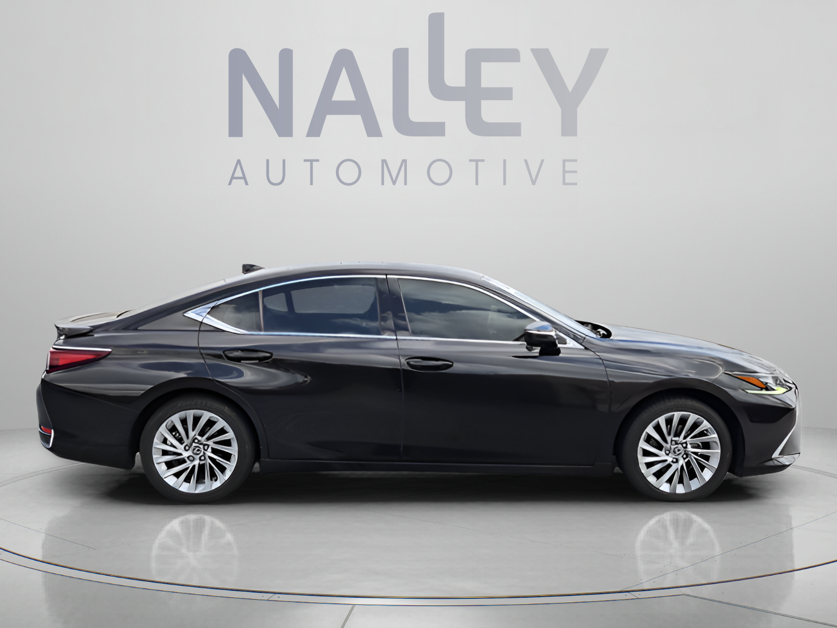 Certified 2023 Lexus ES 300h Ultra Luxury w/ Accessory Package (Z2) FWD image 6