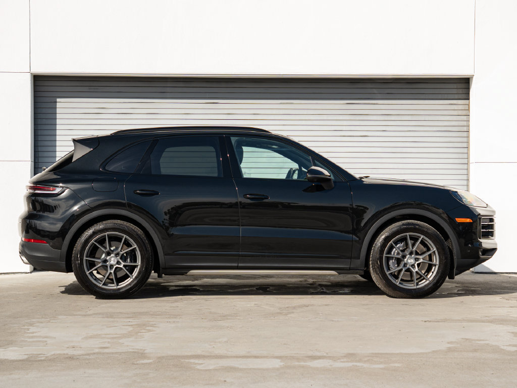 Certified 2026 Porsche Cayenne AWD/4WD image 25