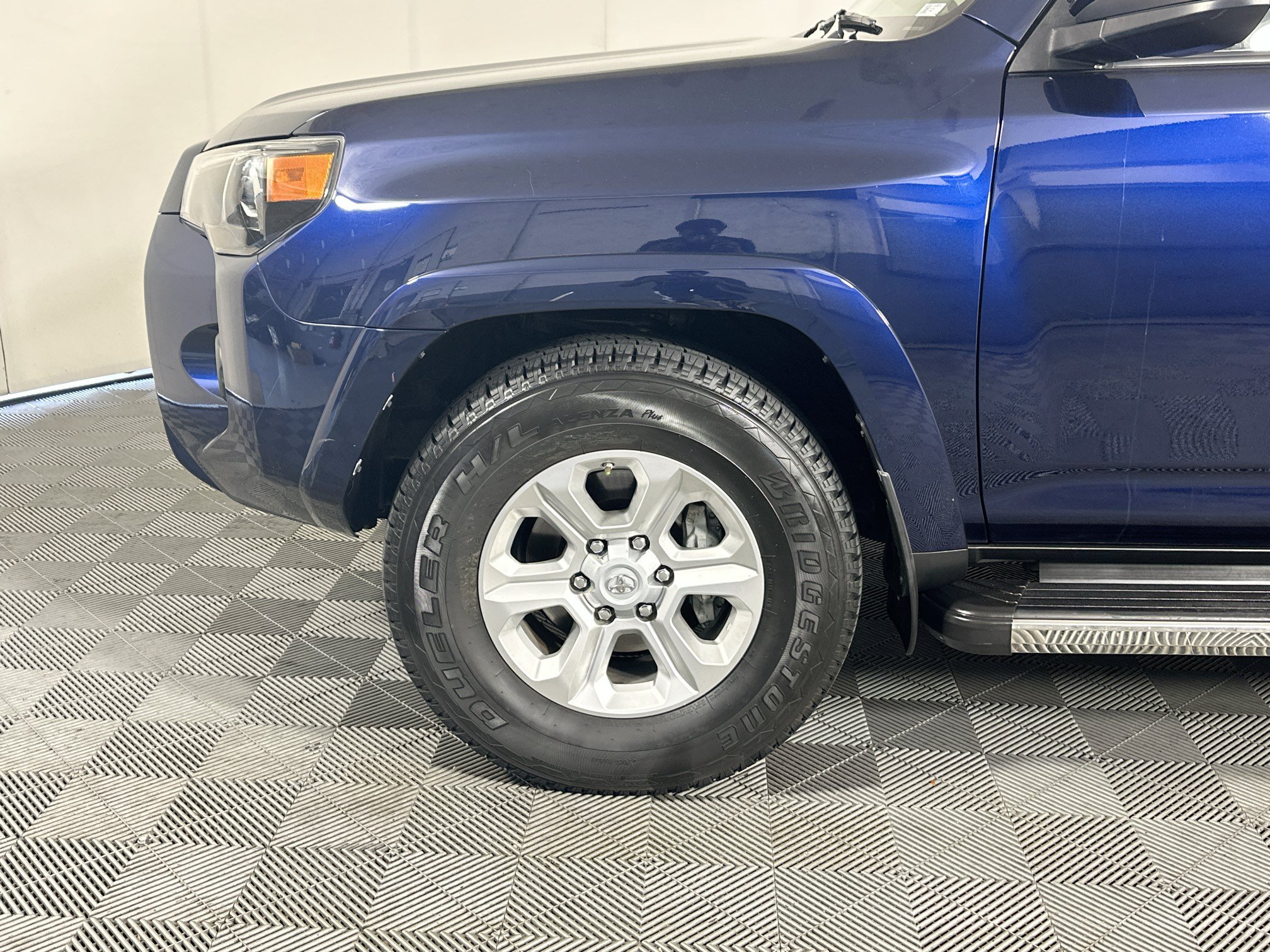 Used 2015 Toyota 4Runner SR5 RWD image 11