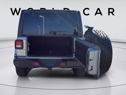 Used 2020 Jeep Wrangler Unlimited Sahara AWD/4WD image 18