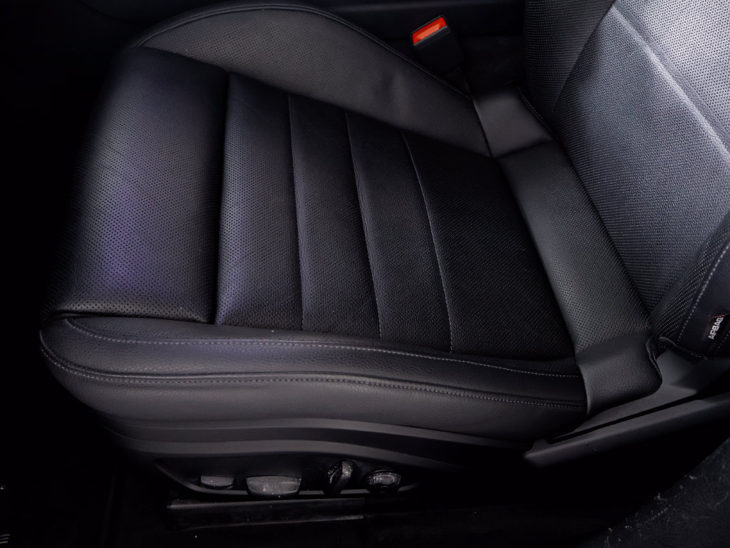 Certified 2025 Porsche Panamera w/ Premium Package RWD image 12