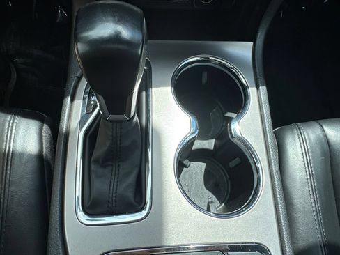 Used 2021 Jeep Grand Cherokee Limited AWD/4WD image 19