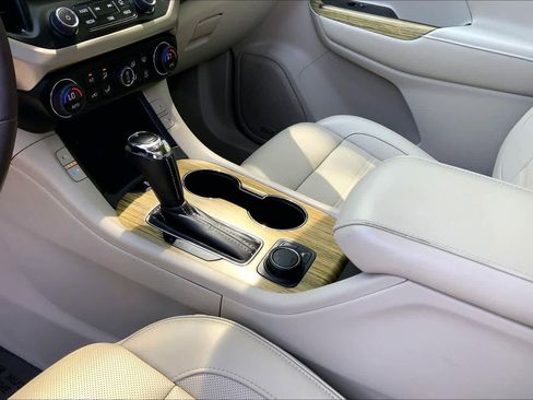 Used 2019 GMC Acadia Denali w/ Technology Package AWD/4WD image 16