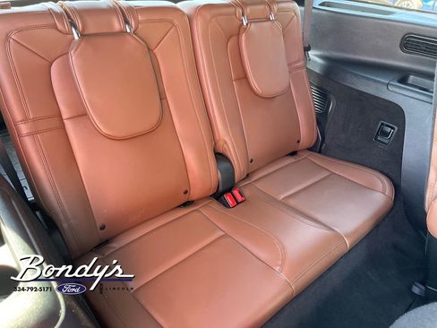 Used 2023 Lincoln Aviator Reserve w/ Equipment Group 201A RWD image 17