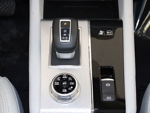 Used 2024 Mitsubishi Outlander SEL image 34