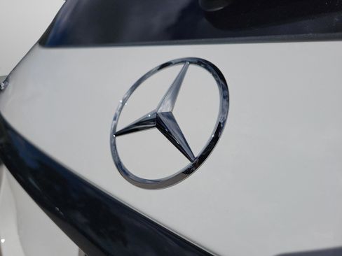 Used 2026 Mercedes-Benz GLC 300 image 32