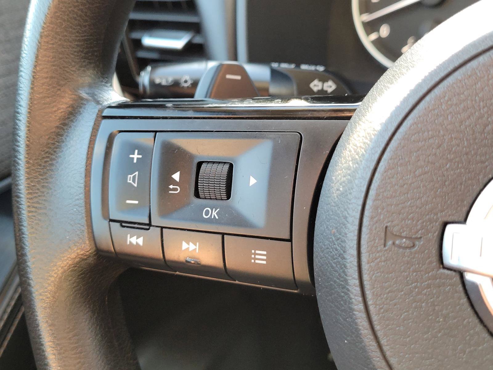 Used 2022 Nissan Rogue SV AWD/4WD image 29