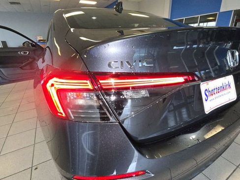 Used 2023 Honda Civic Sport image 26