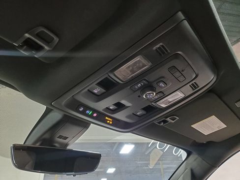 Used 2021 Chevrolet Suburban High Country w/ Premium Package RWD image 36