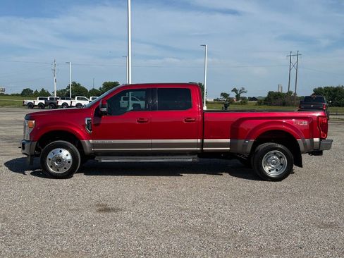 Used 2022 Ford F450 Lariat w/ Lariat Value Package AWD/4WD image 2