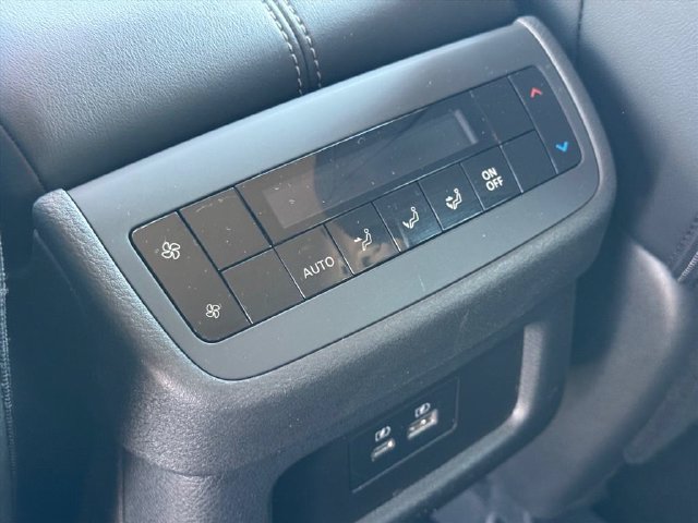 Used 2025 Nissan Pathfinder SL FWD image 15