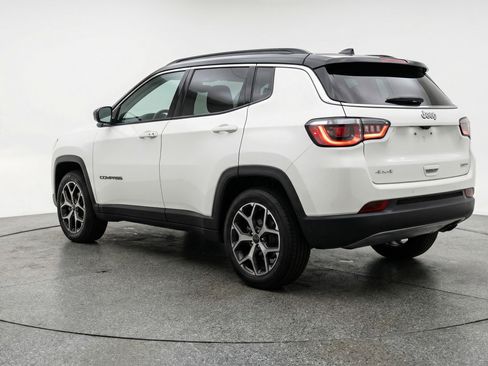 Used 2025 Jeep Compass Limited AWD/4WD image 6