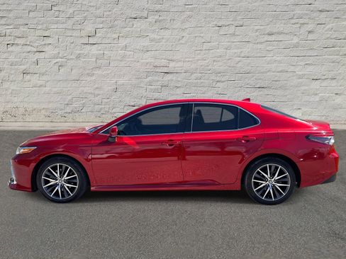 Used 2023 Toyota Camry XLE w/ Navigation Package FWD image 2