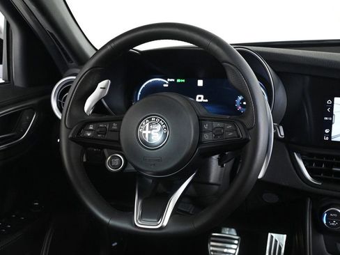 Used 2025 Alfa Romeo Giulia w/ Veloce Package Rwd image 10