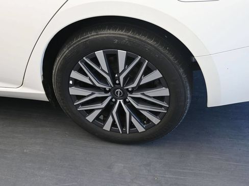Used 2025 Nissan Altima 2.5 SV FWD image 12