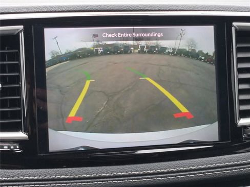 Certified 2024 Chrysler Pacifica Limited FWD image 29