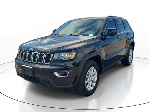 Used 2021 Jeep Grand Cherokee Laredo AWD/4WD image 3