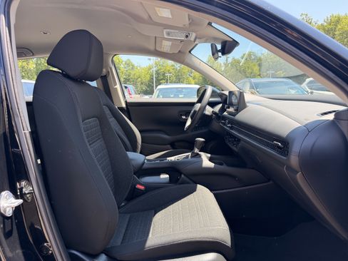 Used 2023 Honda HR-V LX image 15