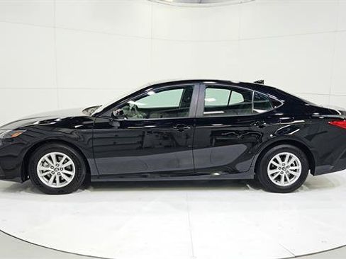 Used 2025 Toyota Camry LE FWD image 5