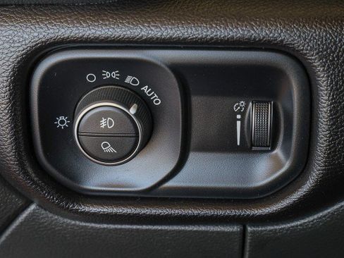 Used 2024 RAM 2500 Big Horn AWD/4WD image 25