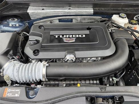 Used 2024 Cadillac XT4 Premium Luxury image 33