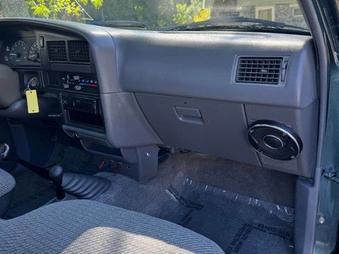 Used 1992 Toyota Pickup Deluxe image 8
