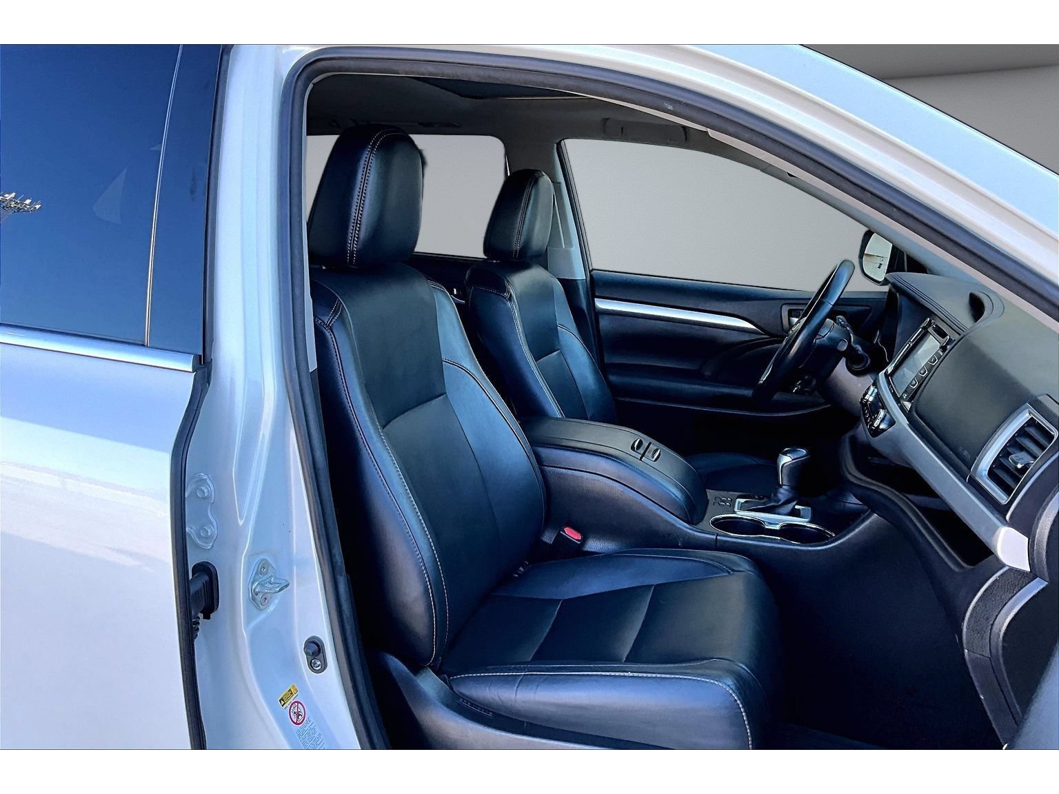 Used 2017 Toyota Highlander XLE w/ Carpet Mat Package AWD/4WD image 51