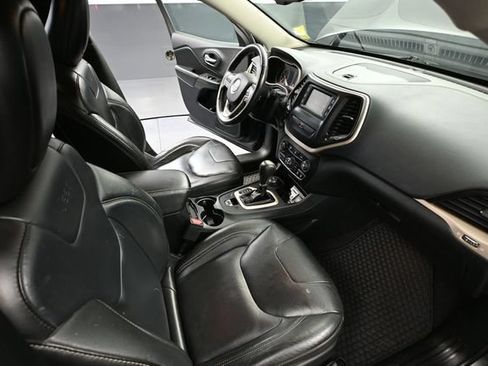 Used 2016 Jeep Cherokee Latitude w/ North All-Season Group AWD/4WD image 44