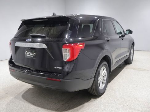 Used 2023 Ford Explorer 4WD image 2