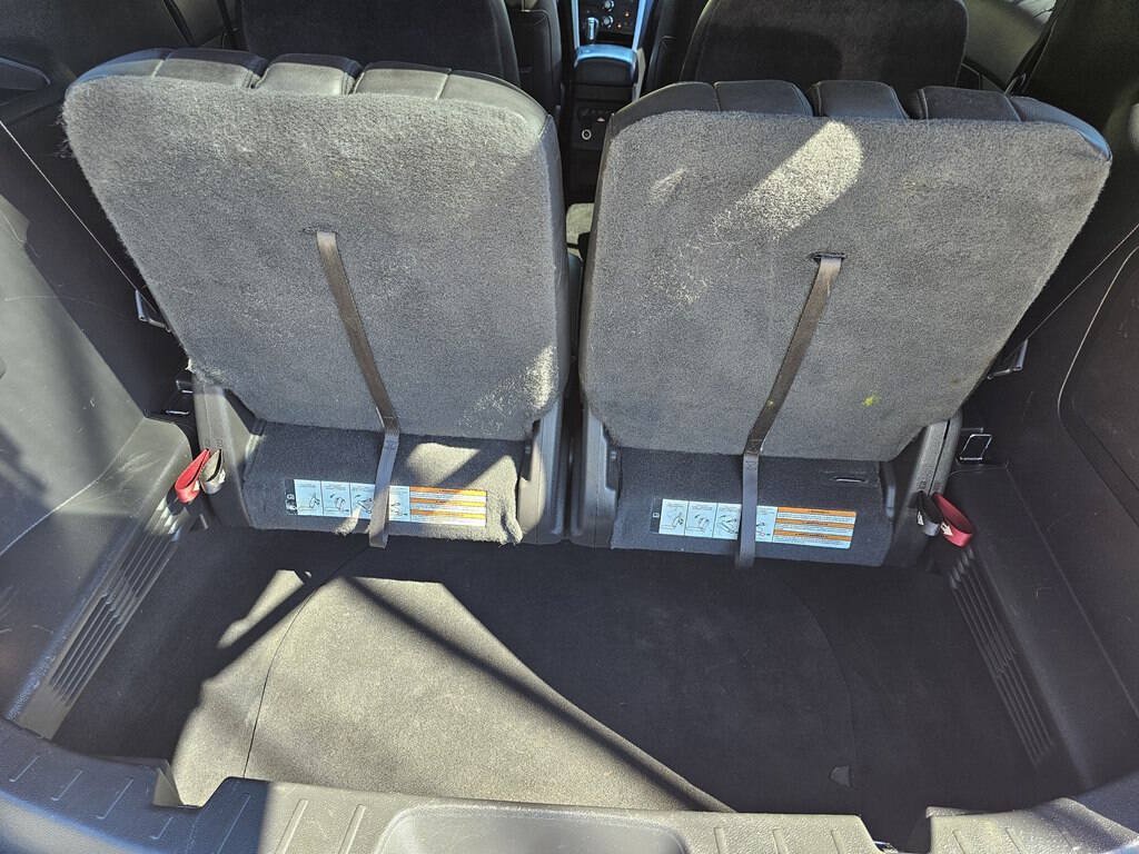 Used 2015 Ford Explorer XLT w/ Equipment Group 202A FWD image 28