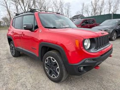 Used 2017 Jeep Renegade Trailhawk image 3