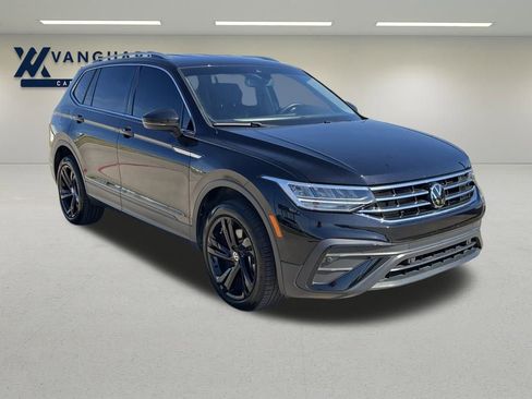 Used 2024 Volkswagen Tiguan SE image 9