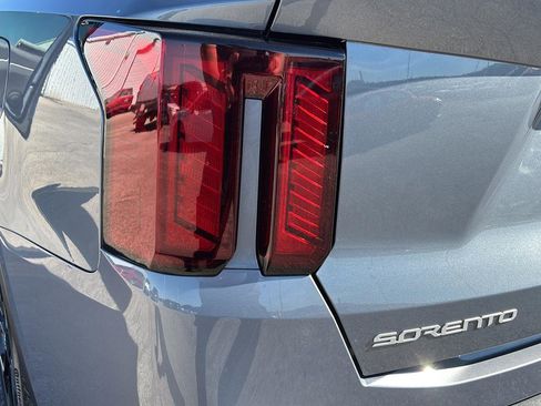Used 2025 Kia Sorento EX image 39