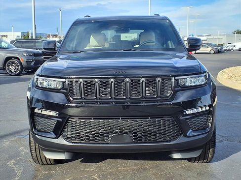 New 2025 Jeep Grand Cherokee Limited w/ Black Appearance Package AWD/4WD image 6