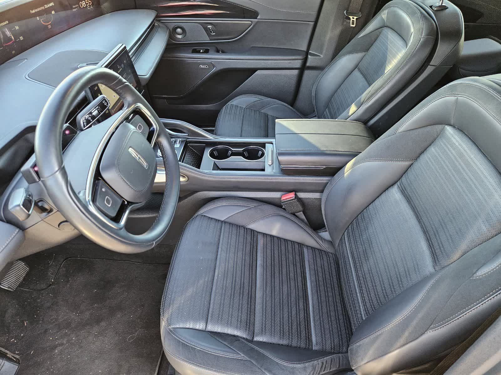 Used 2024 Lincoln Nautilus Reserve w/ Equipment Group 202A AWD/4WD image 11