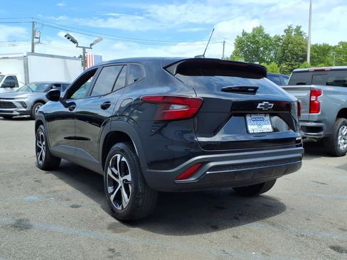 Certified 2024 Chevrolet Trax RS w/ Driver Confidence Package FWD image 4