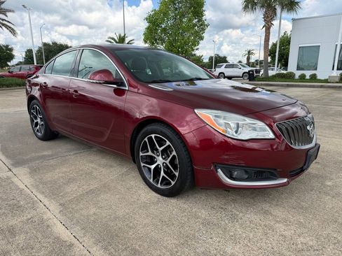 Used 2017 Buick Regal Sport Touring FWD image 7